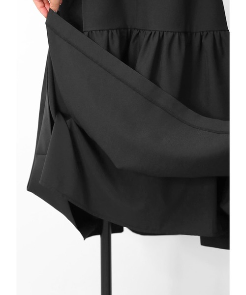 STYLE DELI(スタイルデリ)の「【LUXE】裾フレアジャンパースカート(ワンピース・レディース・ブラック/ライトグレー/レッド・01/02)」の6枚目の写真