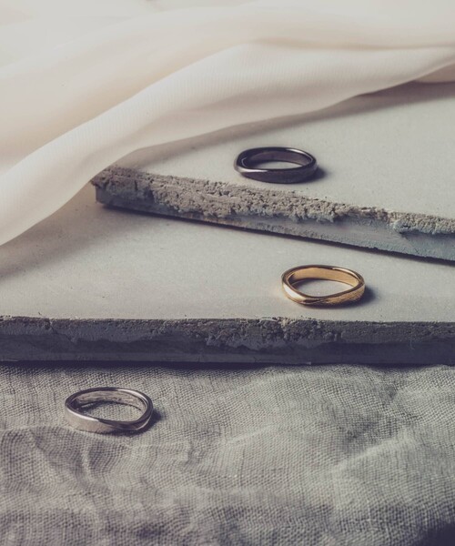 and cloud(アンドクラウド)の「Windcrest Ring(リング・レディース・ブラック/シルバー/イエローゴールド・11号/9号/13号/15号)」の2枚目の写真