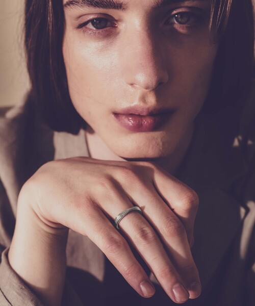 and cloud(アンドクラウド)の「Windcrest Ring(リング・レディース・ブラック/シルバー/イエローゴールド・11号/9号/13号/15号)」の17枚目の写真