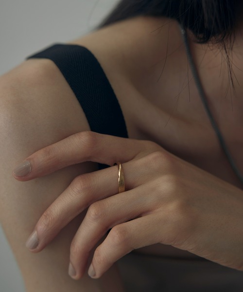 and cloud(アンドクラウド)の「Windcrest Ring(リング・レディース・ブラック/シルバー/イエローゴールド・11号/9号/13号/15号)」の9枚目の写真