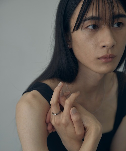 and cloud(アンドクラウド)の「Windcrest Ring(リング・レディース・ブラック/シルバー/イエローゴールド・11号/9号/13号/15号)」の12枚目の写真