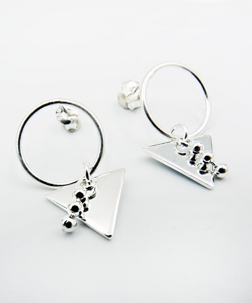 TONE SELECT GOODS(トーンセレクトグッズ)の「【925 SILVER ACC】○△ピアスSV925(OG)(ピアス(両耳用)・レディース・シルバー・FREE)」の3枚目の写真