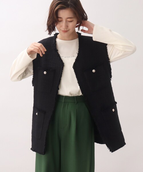 上品でクラシカルなツイードジレ