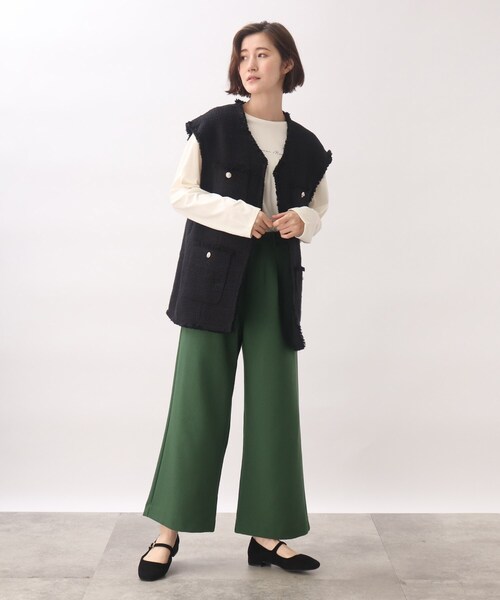 上品でクラシカルなツイードジレ