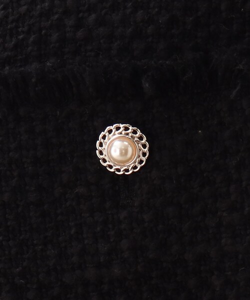 上品でクラシカルなツイードジレ