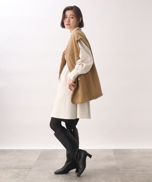 上品でクラシカルなツイードジレ