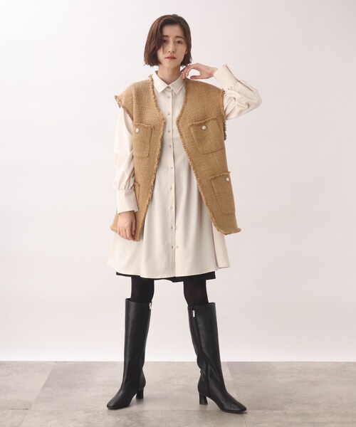 上品でクラシカルなツイードジレ