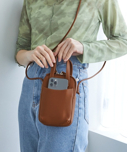 Chaco closet（チャコ クローゼット）の「ミニボストンお財布ショルダーバッグ（ショルダーバッグ・レディース・グリーン/レッド/ブラウン/ブラック/アイボリー/ブルー・FREE）」の4枚目の写真