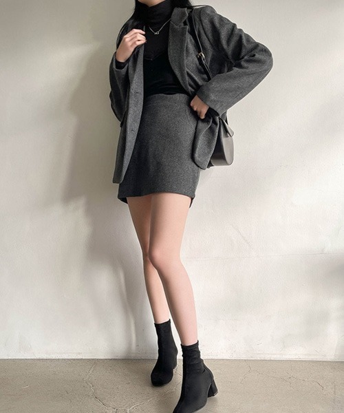 SONA(ソナ)の「SONYUNARA ベーシックジャケット+バックバンディングミニスカートSET(セットアップ・レディース・チャコールグレー・FREE)」の4枚目の写真