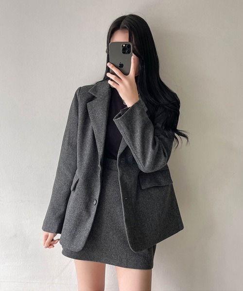 SONA(ソナ)の「SONYUNARA ベーシックジャケット+バックバンディングミニスカートSET(セットアップ・レディース・チャコールグレー・FREE)」の6枚目の写真