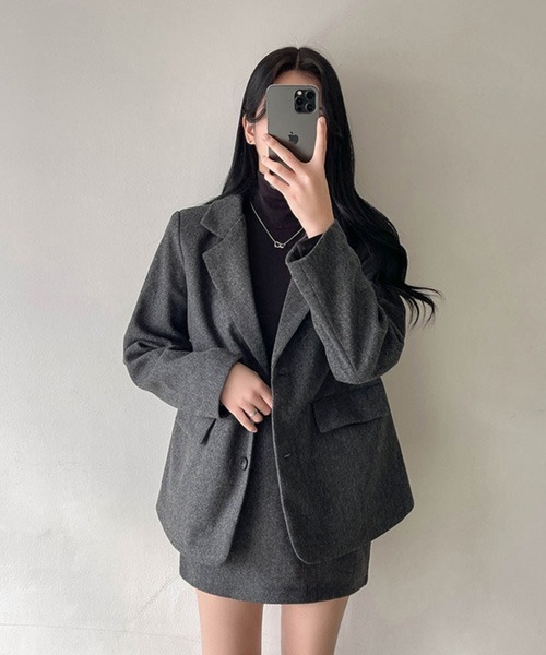 SONA(ソナ)の「SONYUNARA ベーシックジャケット+バックバンディングミニスカートSET(セットアップ・レディース・チャコールグレー・FREE)」の5枚目の写真