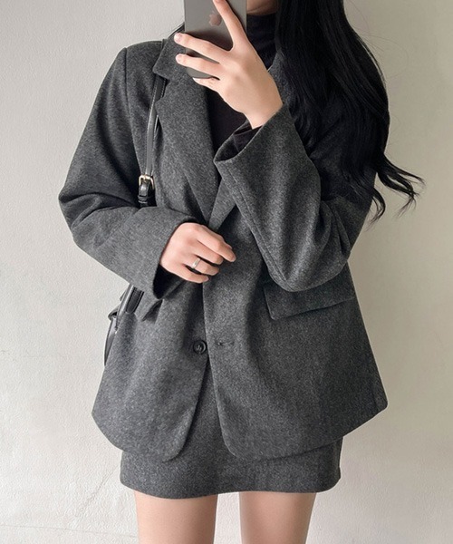 SONA(ソナ)の「SONYUNARA ベーシックジャケット+バックバンディングミニスカートSET(セットアップ・レディース・チャコールグレー・FREE)」の11枚目の写真
