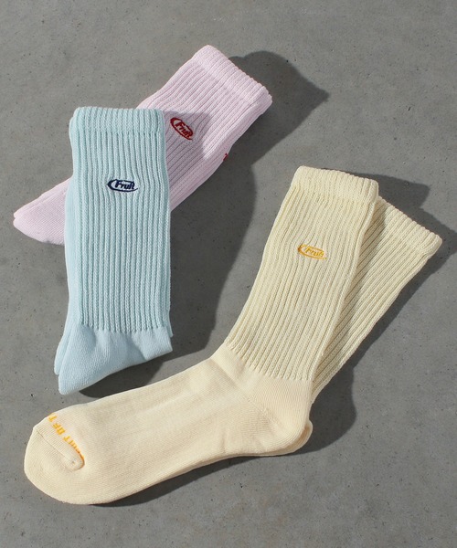 FRUIT OF THE LOOM(フルーツオブザルーム)の「【FRUIT OF THE LOOM】マーク刺繍シグナル/クルー丈ソックス/レディース/3足セット(ソックス/靴下・レディース・マルチ・23cm~25cm)」の1枚目の写真