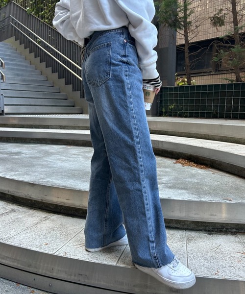 FIG&VIPER（フィグアンドバイパー）の「ルーズカットオフストレートデニム（デニムパンツ・レディース・ライトブルー/ブルー・S/M/L）」の18枚目の写真