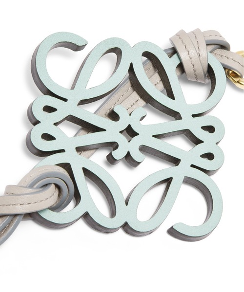 LOEWE（ロエベ）の「アナグラム チャーム (クラシックカーフ＆真鍮)（その他小物・レディース・バーガンディー/イエロー系・ONE SIZE）」の7枚目の写真