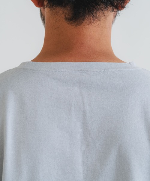 quadro(クオドロ)の「40/2CM天竺クルーネックtee(Tシャツ/カットソー・メンズ・ブルーグレー/レンガ/ダークネイビー/オフホワイト・LARGE/MEDIUM)」の15枚目の写真