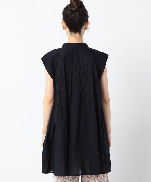 Grand PARK(グランドパーク)の「ピンタック入り ノースリーブチュニック(シャツ/ブラウス・レディース・ホワイト/ネイビー/その他・FREE)」の7枚目の写真