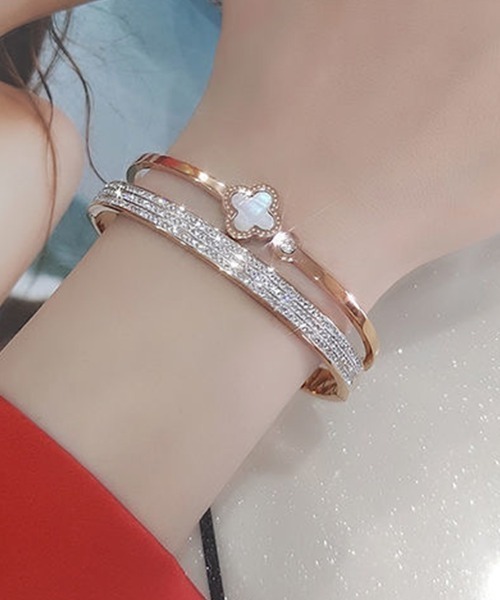 Coo+i(クーイ)の「クローバーバングル(バングル/リストバンド・レディース・ブラック/ホワイト・FREE)」の3枚目の写真