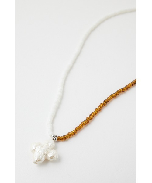 MOUSSY（マウジー）の「BEADS CROSS F/PEARL ネックレス（ネックレス・レディース・ブルー/ブラウン・FREE）」の6枚目の写真