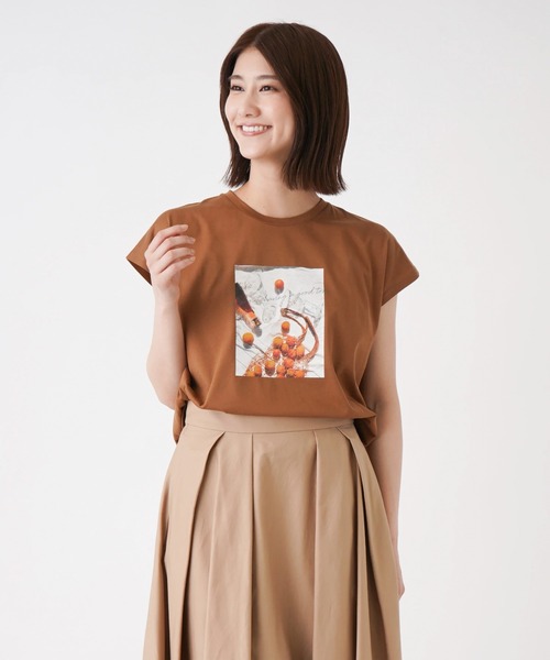 Brahmin(ブラーミン)の「【BRAHMIN】フォトプリントTシャツ(Tシャツ/カットソー・レディース・モカ/オフホワイト/ブラック/レモンイエロー・2)」の3枚目の写真
