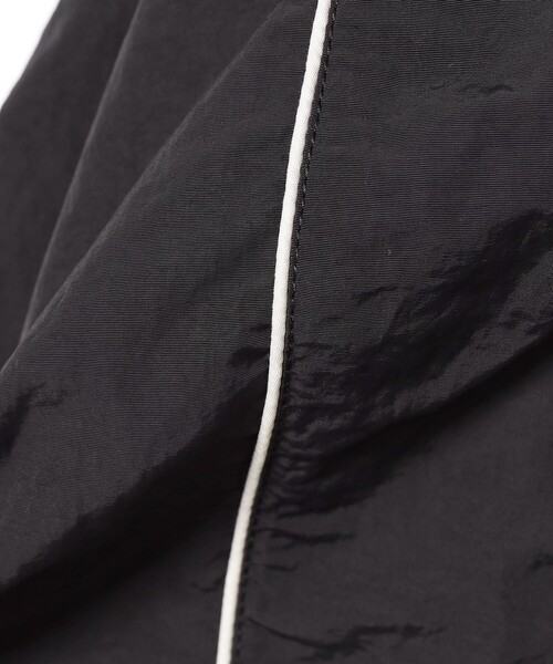 BEAMS（ビームス）の「BEAMS / ナイロン アノラック パーカー（ナイロンジャケット・メンズ・アッシュグレー/ブラック・S/M/L/XL）」の17枚目の写真