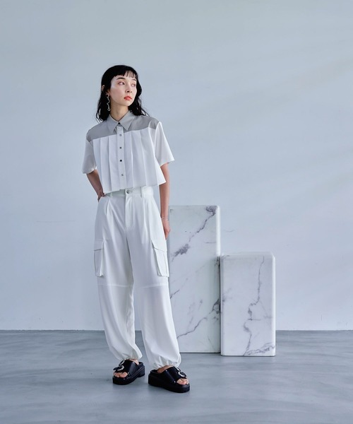 HARE（ハレ）の「プリーツショートシャツ(HARE)（シャツ/ブラウス・レディース・グリーン/ブラック/ホワイト・FREE）」の5枚目の写真