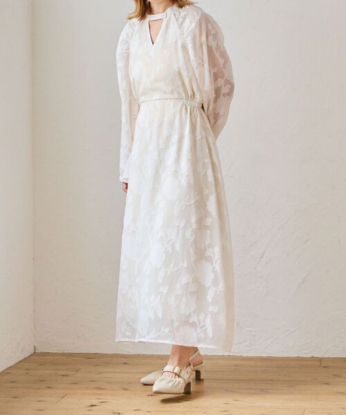 MAJESTIC LEGON（マジェスティックレゴン）の「【WEB限定アイテム/XSサイズあり】袖スリットフレアーワンピース（ワンピース・レディース・ホワイト系その他2/ブラック系その他・X-SMALL/MEDIUM/SMALL）」の20枚目の写真