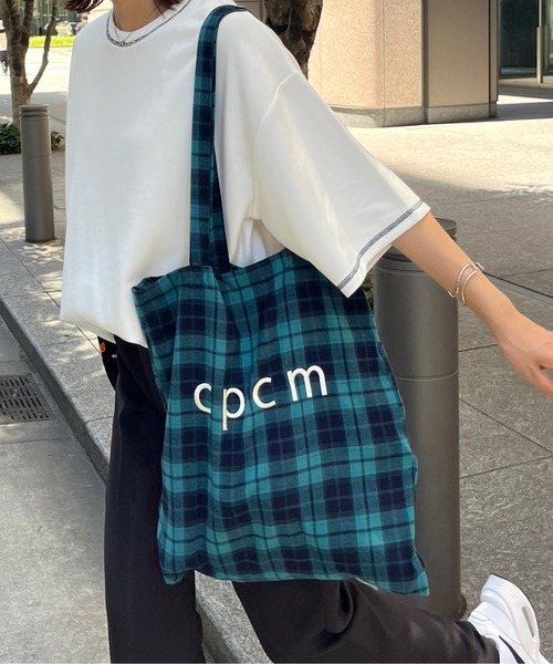 CPCM（シーピーシーエム）の「23AWカラーロゴトート（トートバッグ・レディース・グリーン/イエロー/オレンジ/アイボリー/ブラック・FREE）」の4枚目の写真