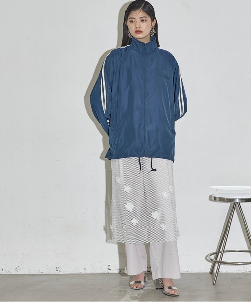 THE YOn（ザヨン）の「ワイドスリーブサイドライントラックジャケット（ブルゾン・レディース・ワインレッド/カーキ/ネイビー/グレー・FREE）」の13枚目の写真