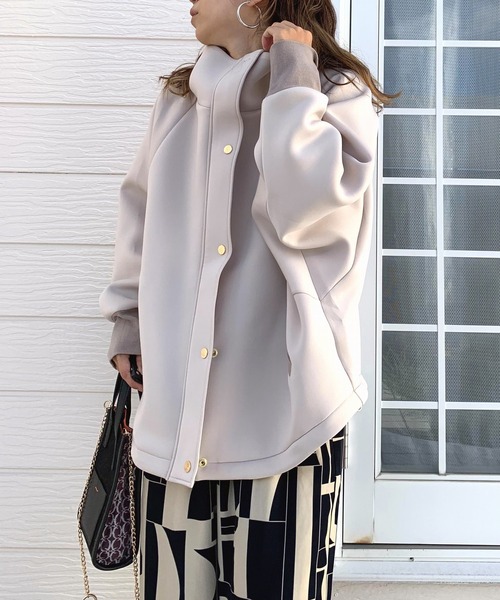 Q（キュー）の「ダンボールリラックスブルゾン（ブルゾン・レディース・ブラック/ベージュ・MEDIUM）」の2枚目の写真