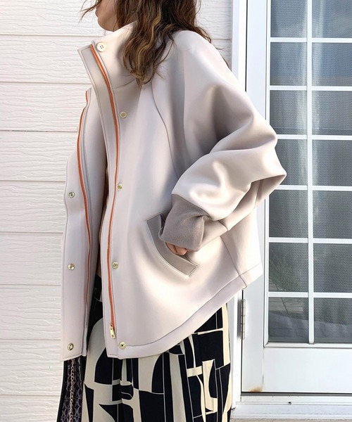 Q（キュー）の「ダンボールリラックスブルゾン（ブルゾン・レディース・ブラック/ベージュ・MEDIUM）」の3枚目の写真