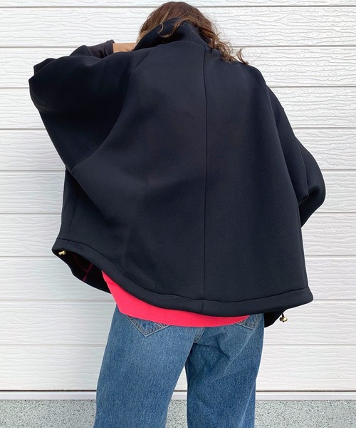 Q（キュー）の「ダンボールリラックスブルゾン（ブルゾン・レディース・ブラック/ベージュ・MEDIUM）」の6枚目の写真