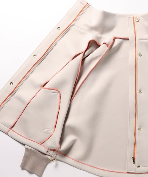 Q（キュー）の「ダンボールリラックスブルゾン（ブルゾン・レディース・ブラック/ベージュ・MEDIUM）」の13枚目の写真