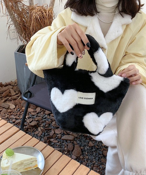 TONE SELECT GOODS(トーンセレクトグッズ)の「Liaa/ ハート柄ファー バッグ A18140(トートバッグ・レディース・ベージュ/ブラック・FREE)」の7枚目の写真
