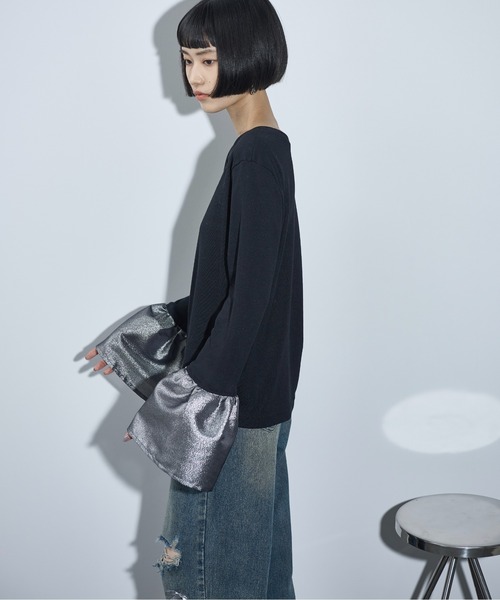 THE YOn（ザヨン）の「ベルスリーブ異素材切替カフトップス（Tシャツ/カットソー・レディース・ホワイト×シルバー/グレー/ホワイト×ブラック/ブラック・FREE）」の6枚目の写真