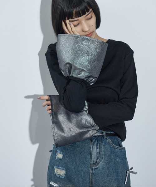 THE YOn（ザヨン）の「ベルスリーブ異素材切替カフトップス（Tシャツ/カットソー・レディース・ホワイト×シルバー/グレー/ホワイト×ブラック/ブラック・FREE）」の12枚目の写真