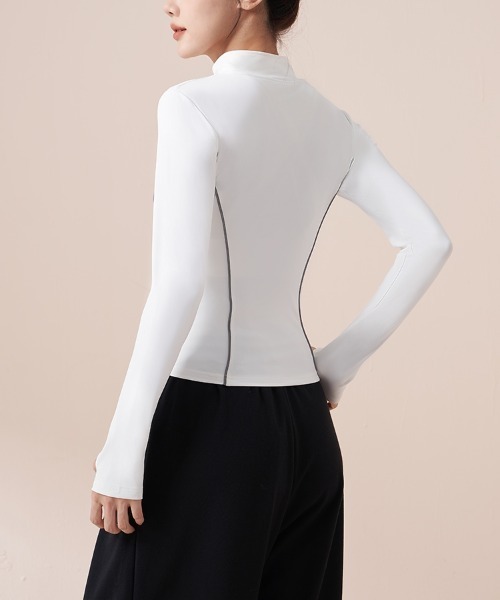 SAISON DE PAPILLON（セゾンドパピヨン）の「あたっか裏起毛ラッシュガードパーカー（パーカー・レディース・ホワイト/ブラック/グレー・M/L/XL）」の8枚目の写真