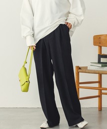 hunch（ハンチ）の「センタープレスストレートパンツ（スラックス）」