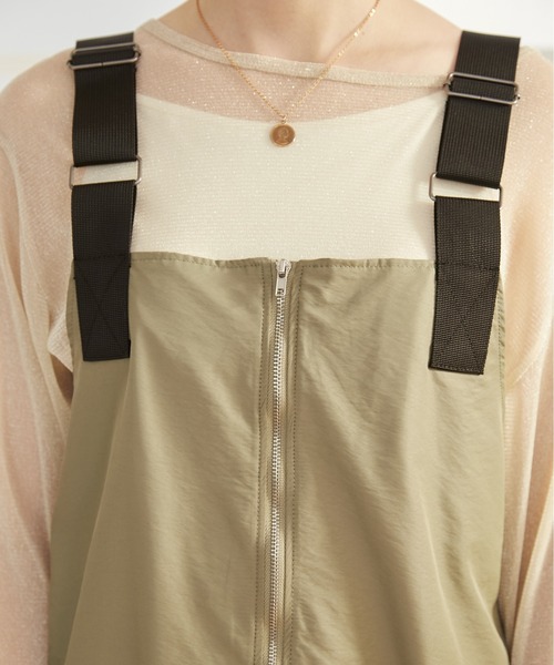 ANGIE（アンジー）の「フロントジップミリタリージャンパースカート（ジャンパースカート・レディース・ブラック/カーキ・FREE）」の4枚目の写真