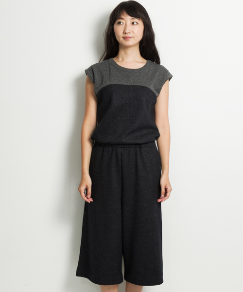 AMERICAN RAG CIE（アメリカンラグシー）の「AMERICAN RAG CIEアンゴラMIXニットジャージー×カルゼコンビネゾン/218-MUM-MN152K31（サロペット/オーバーオール・レディース・ブラック/ネイビー・FREE）」の3枚目の写真