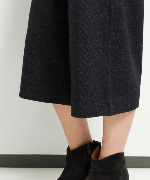 AMERICAN RAG CIE（アメリカンラグシー）の「AMERICAN RAG CIEアンゴラMIXニットジャージー×カルゼコンビネゾン/218-MUM-MN152K31（サロペット/オーバーオール・レディース・ブラック/ネイビー・FREE）」の21枚目の写真