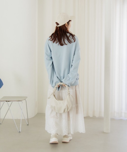 flower(フラワー)の「ルーズエンブロイダリースウェット(スウェット・レディース・グレー/ブルー・FREE)」の5枚目の写真