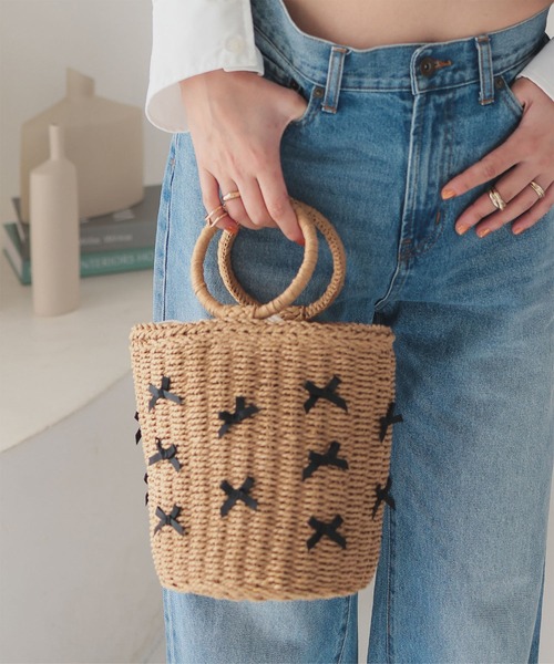 KOBE LETTUCE（コウベレタス）の「リボン付きカゴバッグ（ハンドバッグ・レディース・ブラック/ベージュ・F）」の9枚目の写真