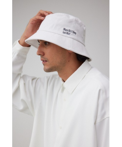 AZUL by moussy(アズールバイマウジー)の「ロゴ刺繍バケットハット(ハット・メンズ・オフホワイト/ブラック/ライトブルー・FREE)」の2枚目の写真