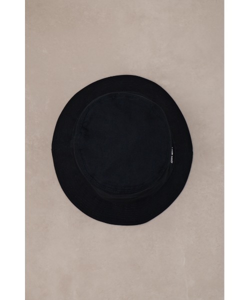 AZUL by moussy(アズールバイマウジー)の「ロゴ刺繍バケットハット(ハット・メンズ・オフホワイト/ブラック/ライトブルー・FREE)」の13枚目の写真