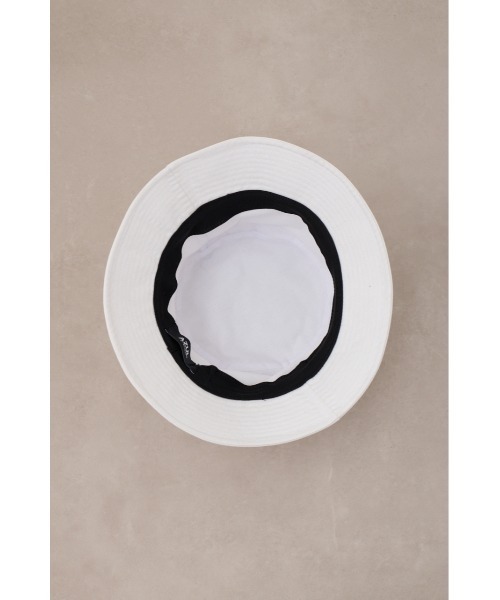 AZUL by moussy(アズールバイマウジー)の「ロゴ刺繍バケットハット(ハット・メンズ・オフホワイト/ブラック/ライトブルー・FREE)」の9枚目の写真