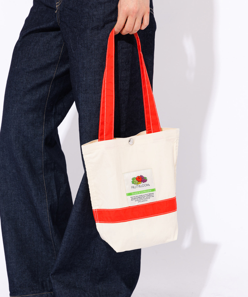 FRUIT OF THE LOOM（フルーツオブザルーム）の「【FRUIT OF THE LOOM】ナイロントートバッグ M / レトロ（トートバッグ・レディース・ブルー/アイボリー/チャコールグレー/ブラック・フリー）」の2枚目の写真