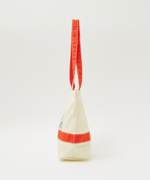 FRUIT OF THE LOOM（フルーツオブザルーム）の「【FRUIT OF THE LOOM】ナイロントートバッグ M / レトロ（トートバッグ・レディース・ブルー/アイボリー/チャコールグレー/ブラック・フリー）」の7枚目の写真