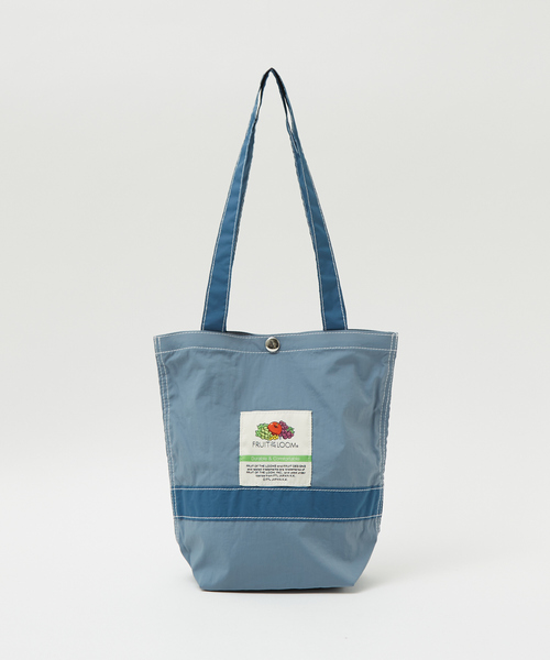 FRUIT OF THE LOOM（フルーツオブザルーム）の「【FRUIT OF THE LOOM】ナイロントートバッグ M / レトロ（トートバッグ・レディース・ブルー/アイボリー/チャコールグレー/ブラック・フリー）」の14枚目の写真