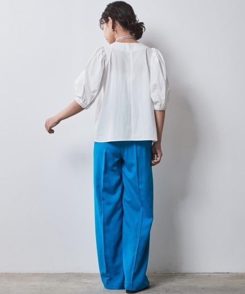 CHIC STYLE(シックスタイル)の「<大きいサイズ>ボリュームパフスリーブブラウス シックスタイル(シャツ/ブラウス・レディース・オフホワイト/ブラック・5L/4L/3L/LL/L)」の19枚目の写真